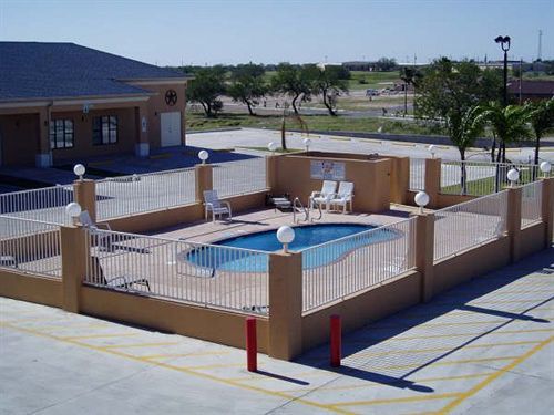 Texas Inn & Suites La Joya Экстерьер фото